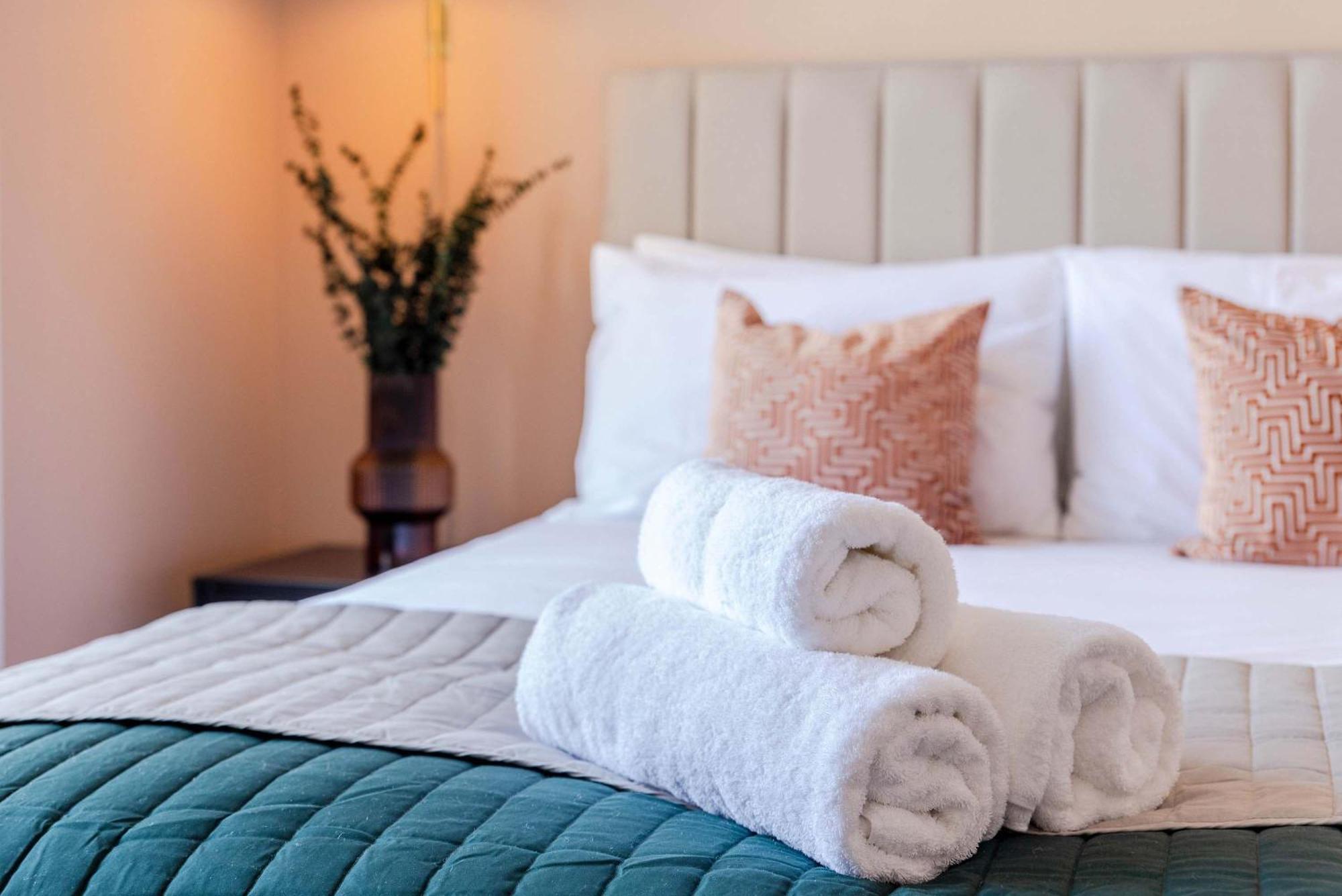 Dragon Luxury Serviced At Albyn Place *