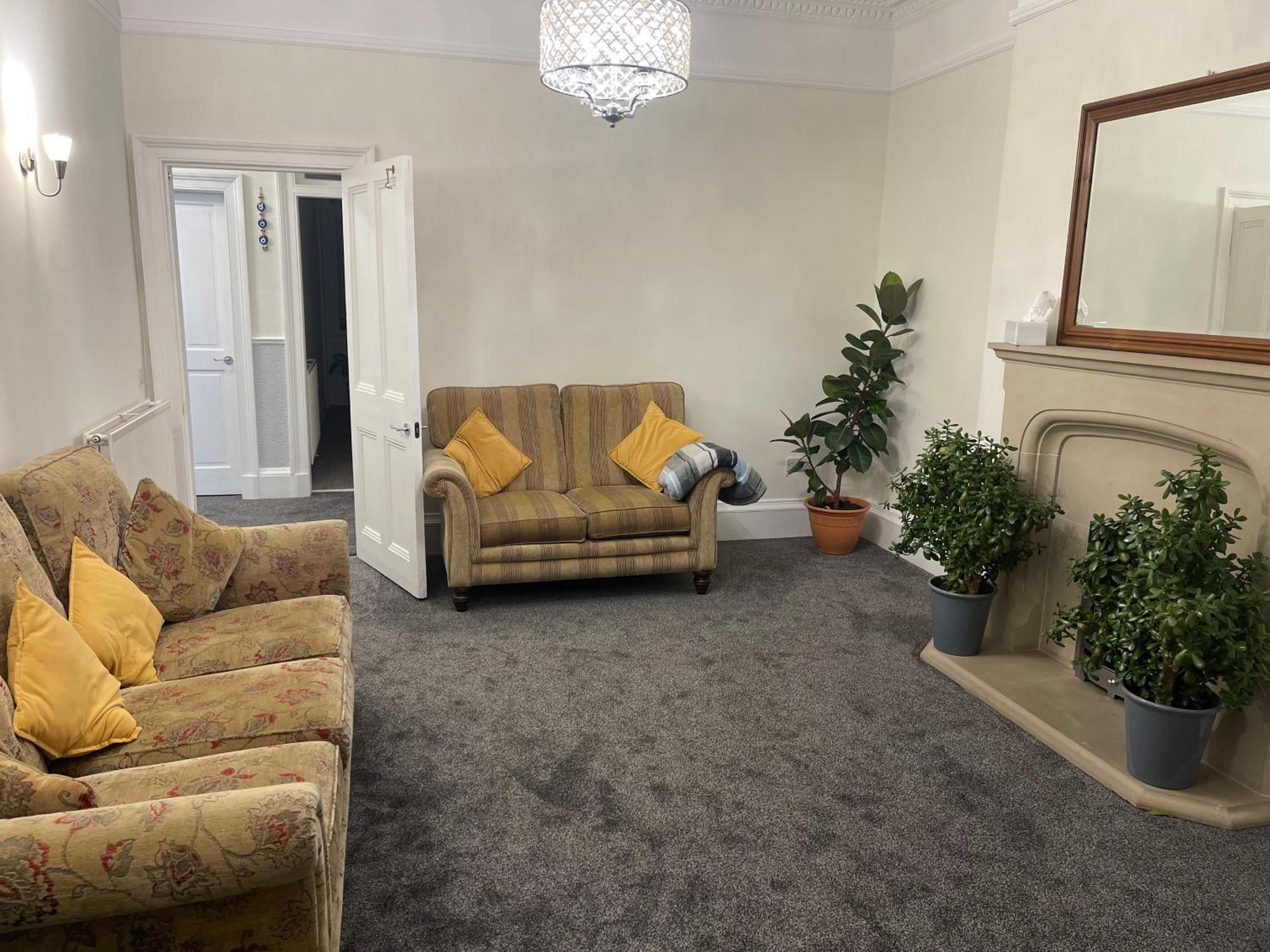 Victorian House 3 Bedrooms, 5 Guests Apartment *