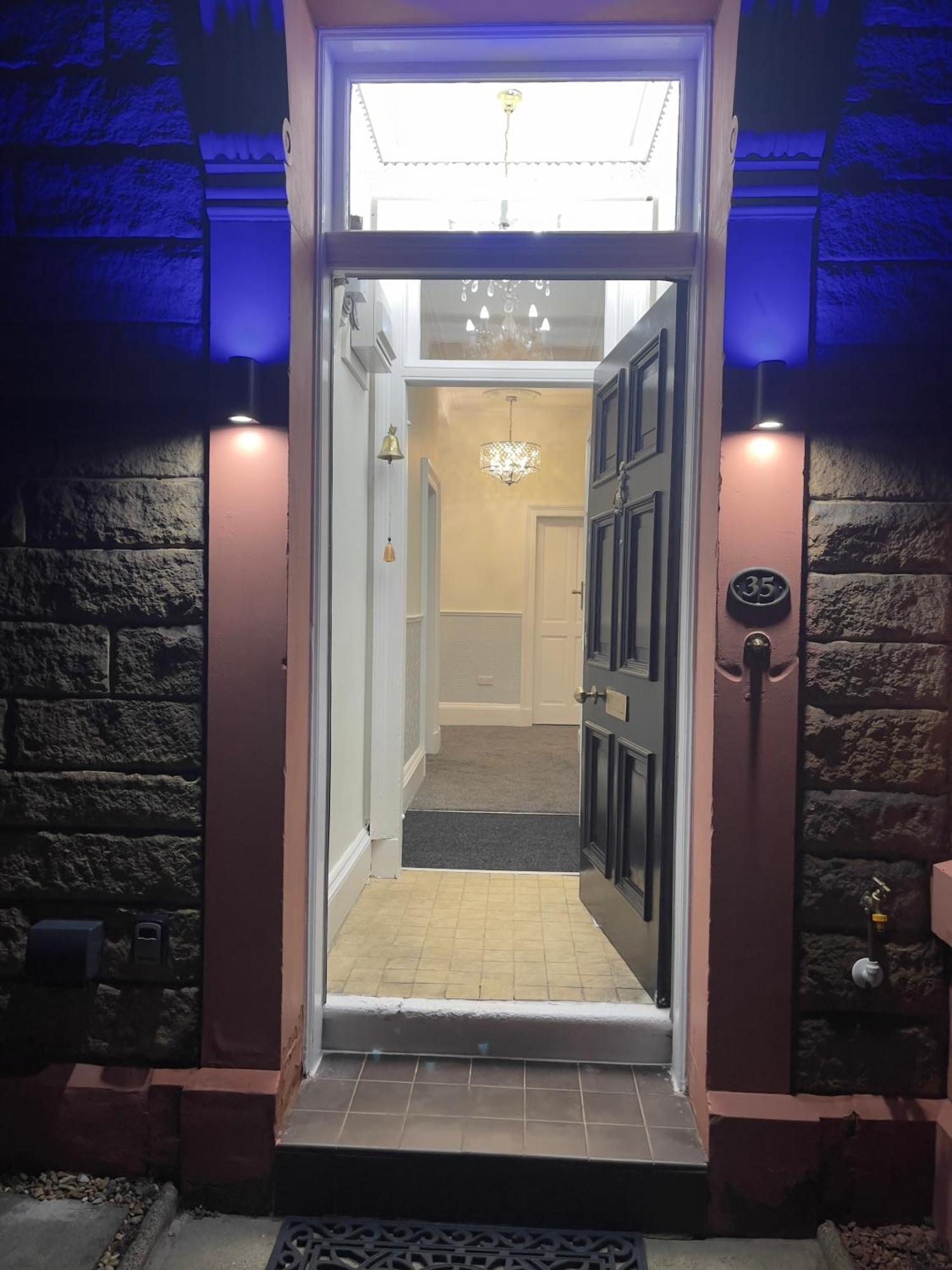 Victorian House 3 Bedrooms, 5 Guests Edinburgh