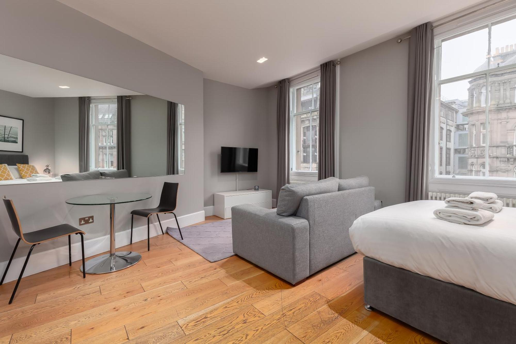 Destiny Scotland - St Andrew Square Apartment Edinburgh
