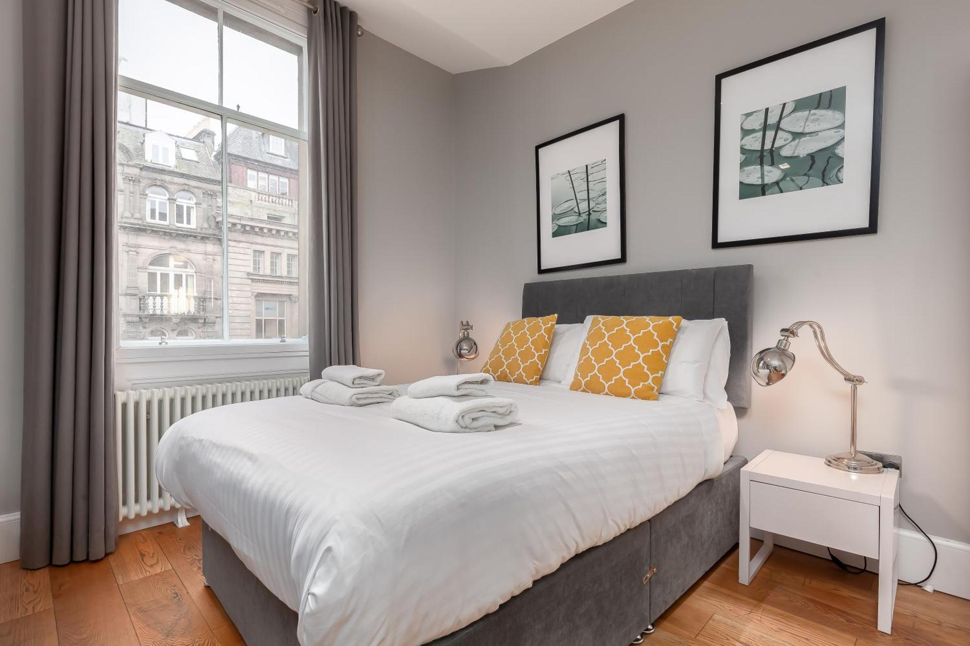 Destiny Scotland - St Andrew Square Apartment