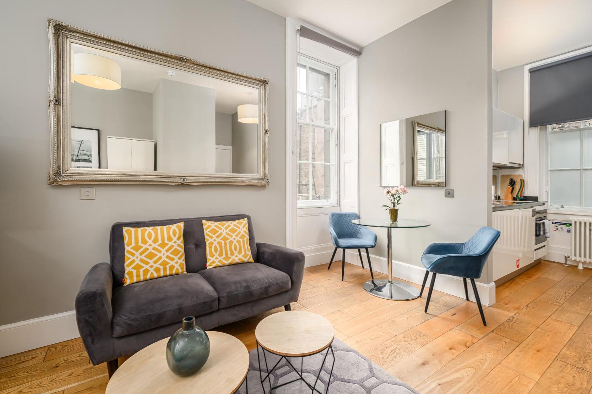 Destiny Scotland - St Andrew Square Apartment Edinburgh