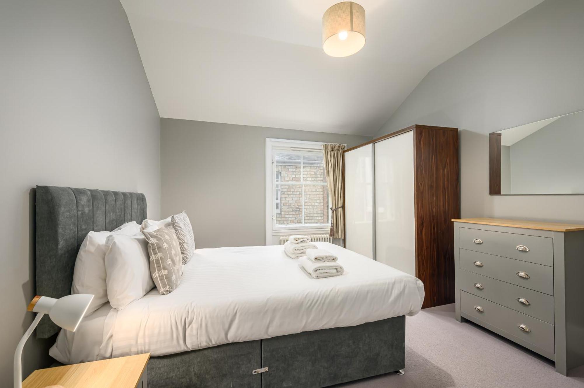 Destiny Scotland - St Andrew Square Apartment *