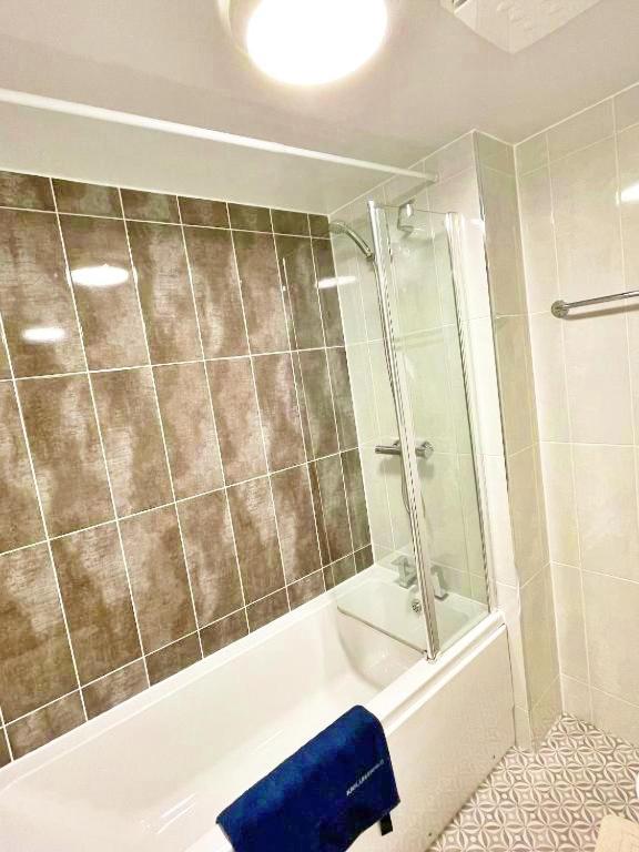 3 Bed House With Parking Near Airport EDI
