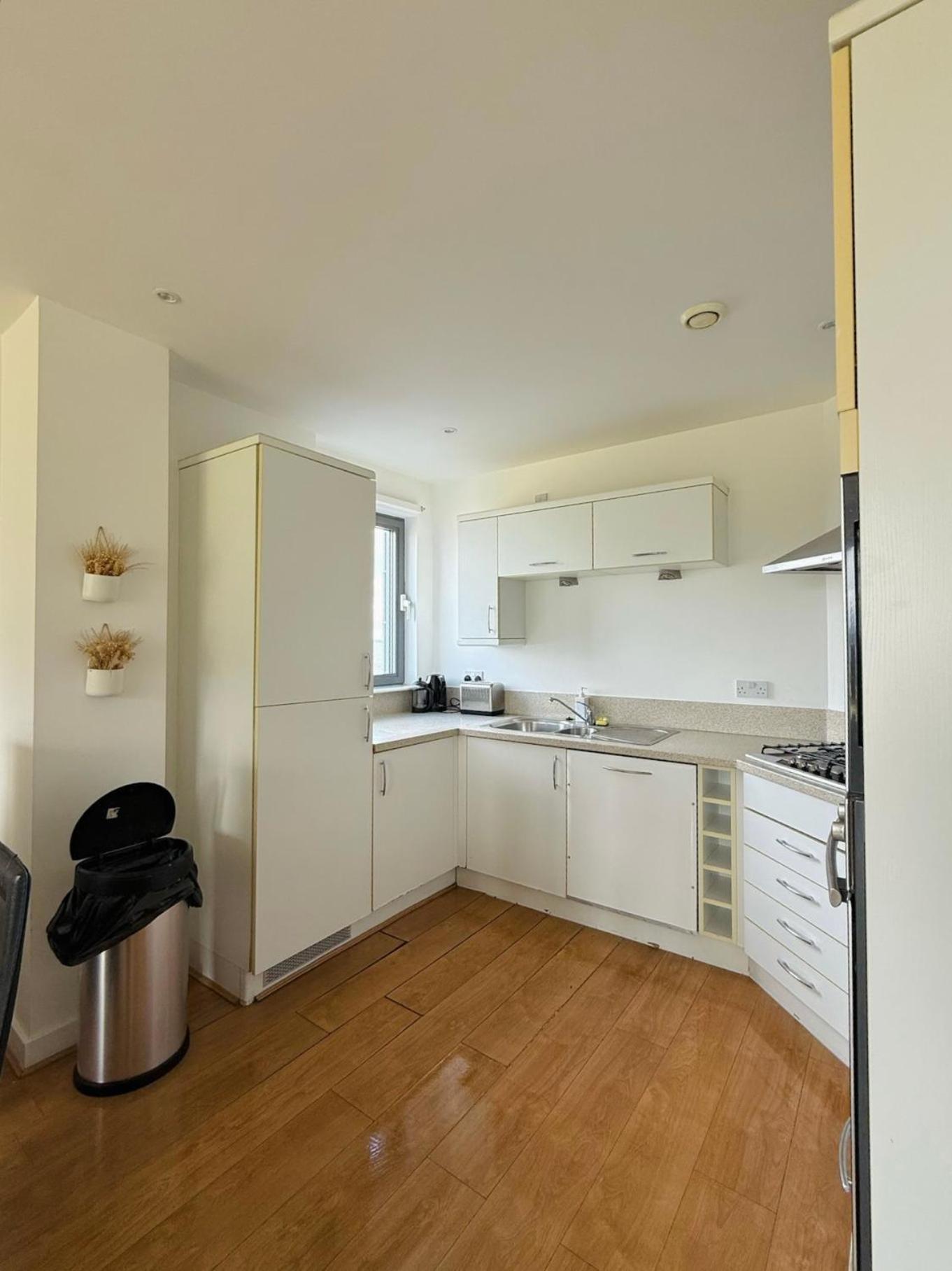 Britannia Apartment *
