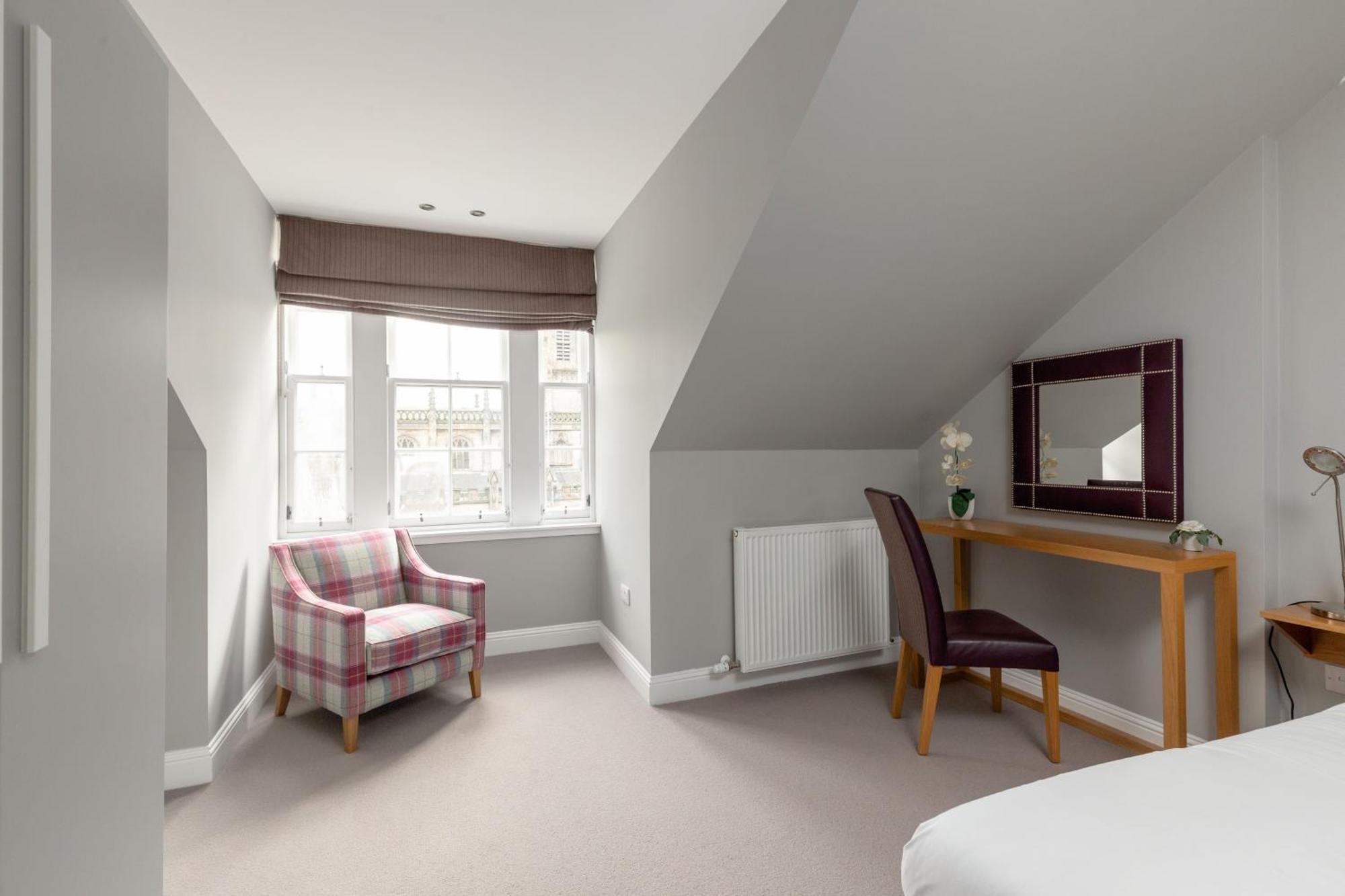 Destiny Scotland - Princes Street Apartment