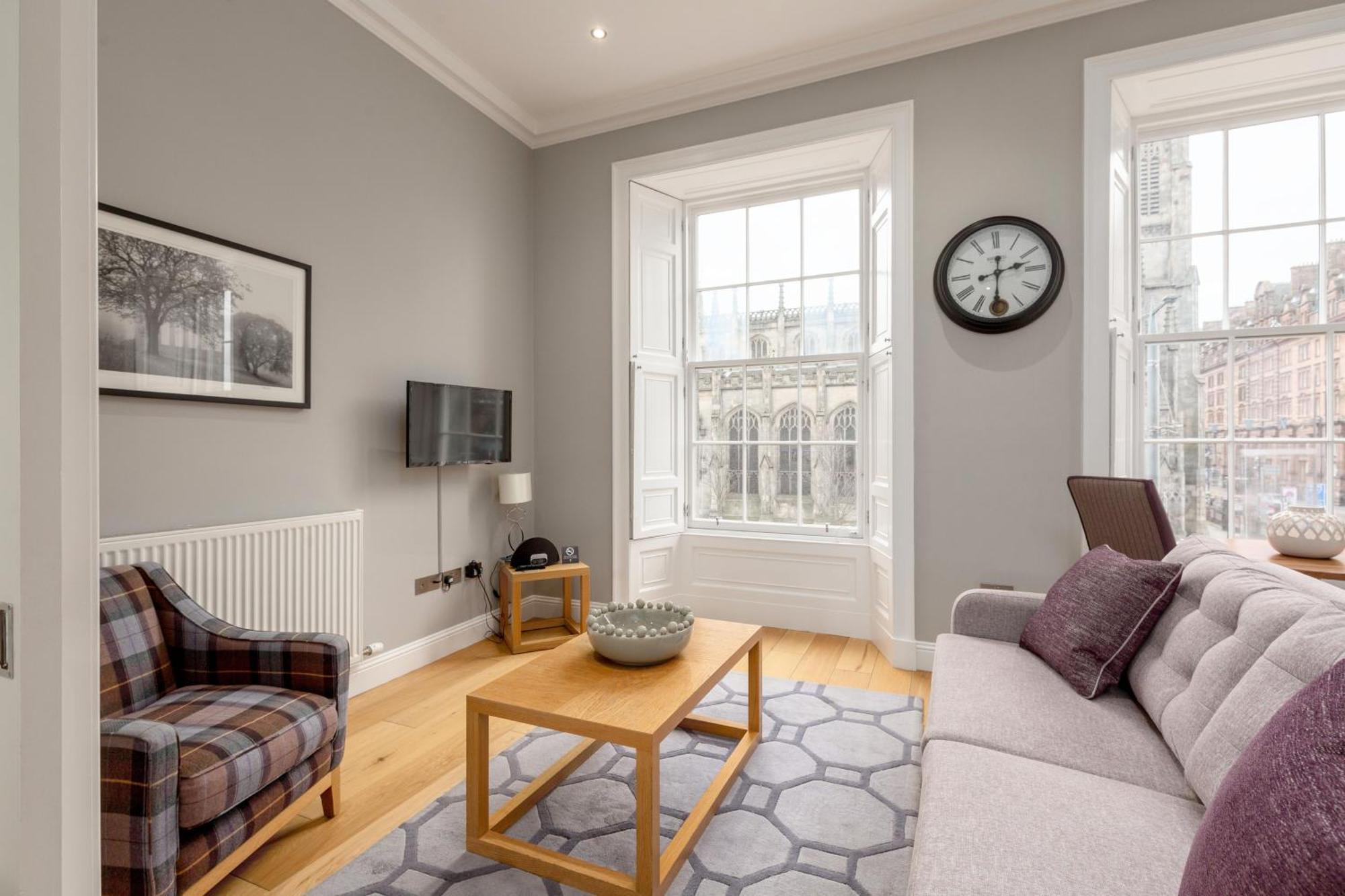 Destiny Scotland - Princes Street Apartment Edinburgh