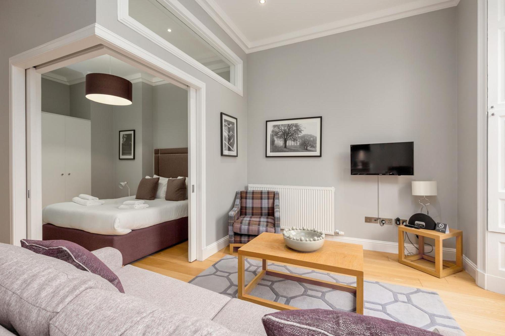 Destiny Scotland - Princes Street Apartment