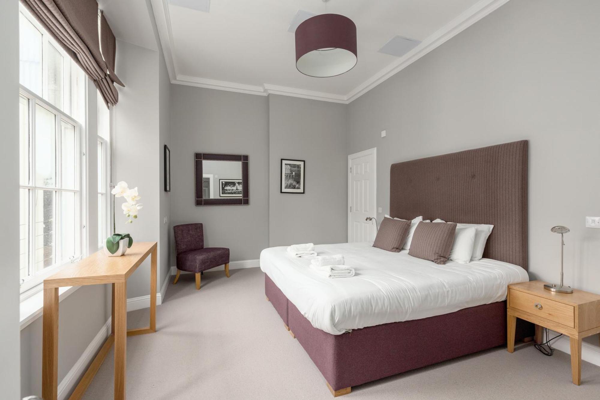 Destiny Scotland - Princes Street Apartment Edinburgh