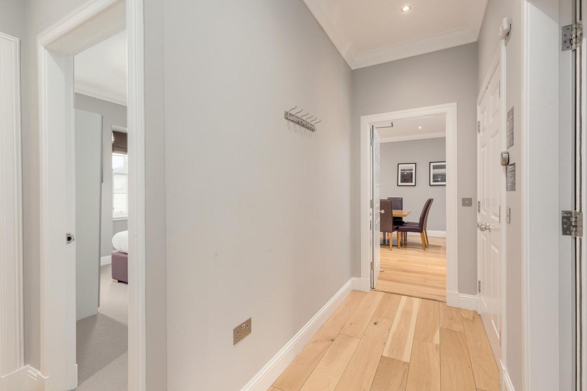 Apartment Destiny Scotland - Princes Street Edinburgh