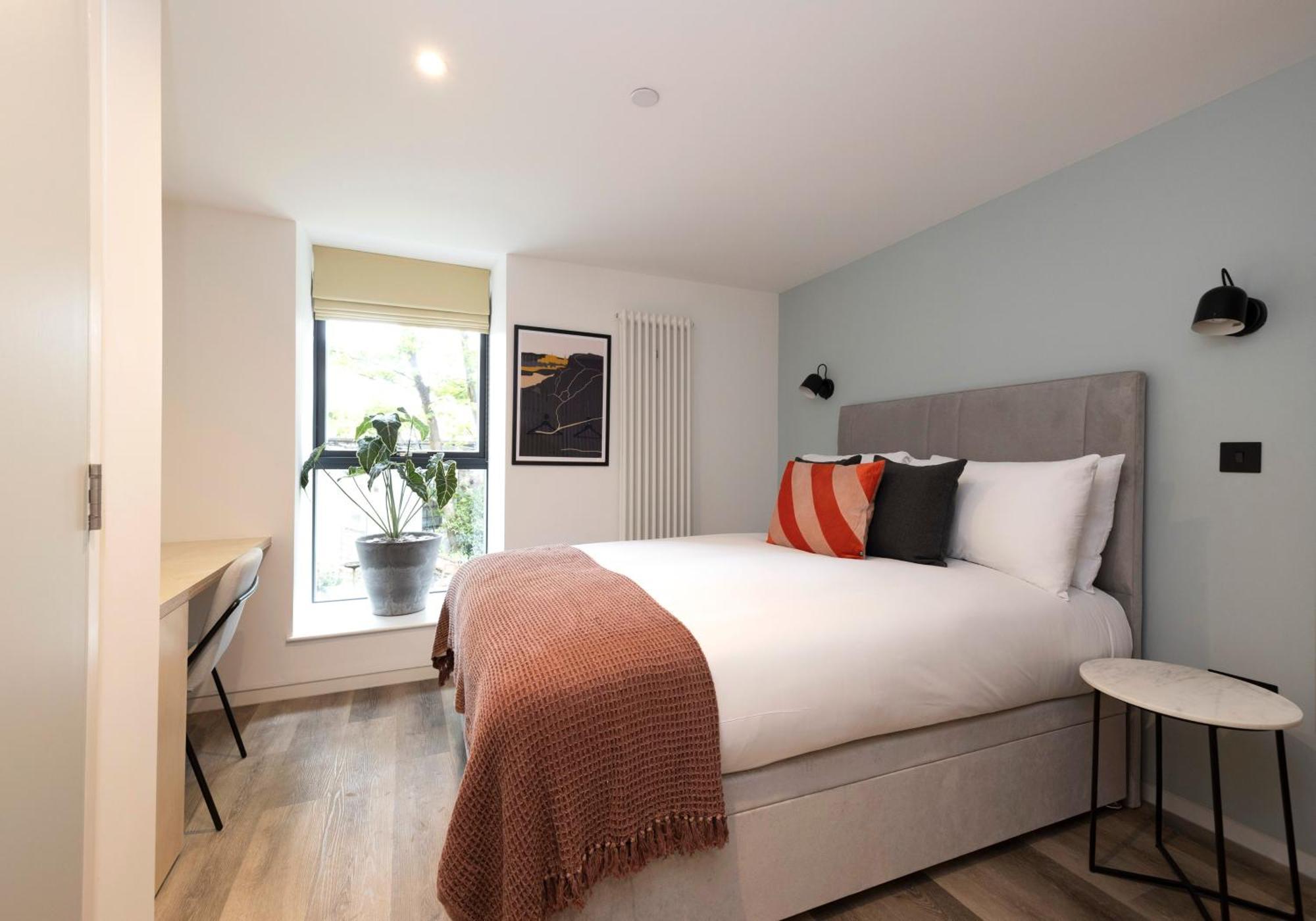 Charming Near Holyrood Park & Calton Hill *