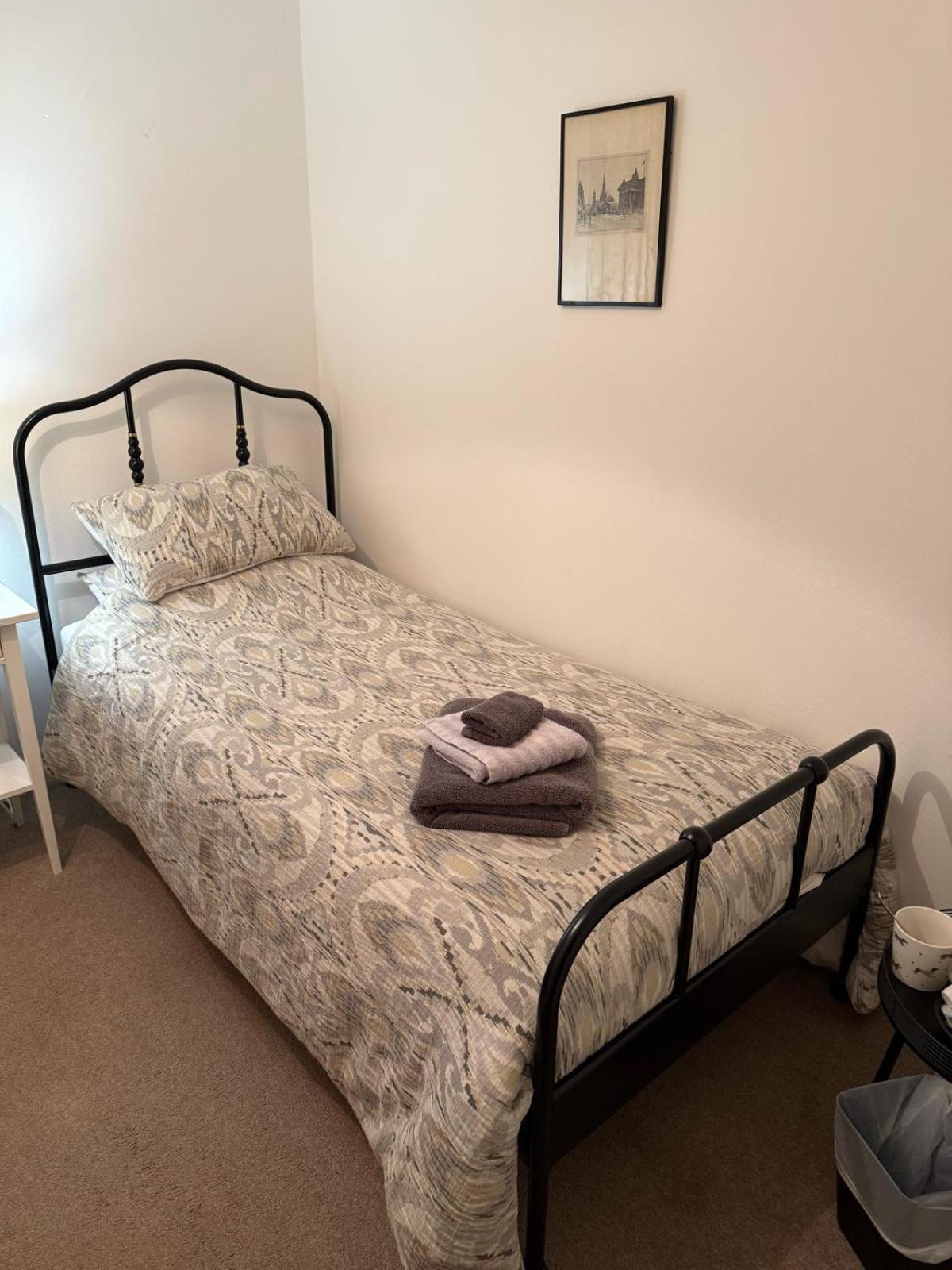 Homestay Single With Beautiful Garden Edinburgh