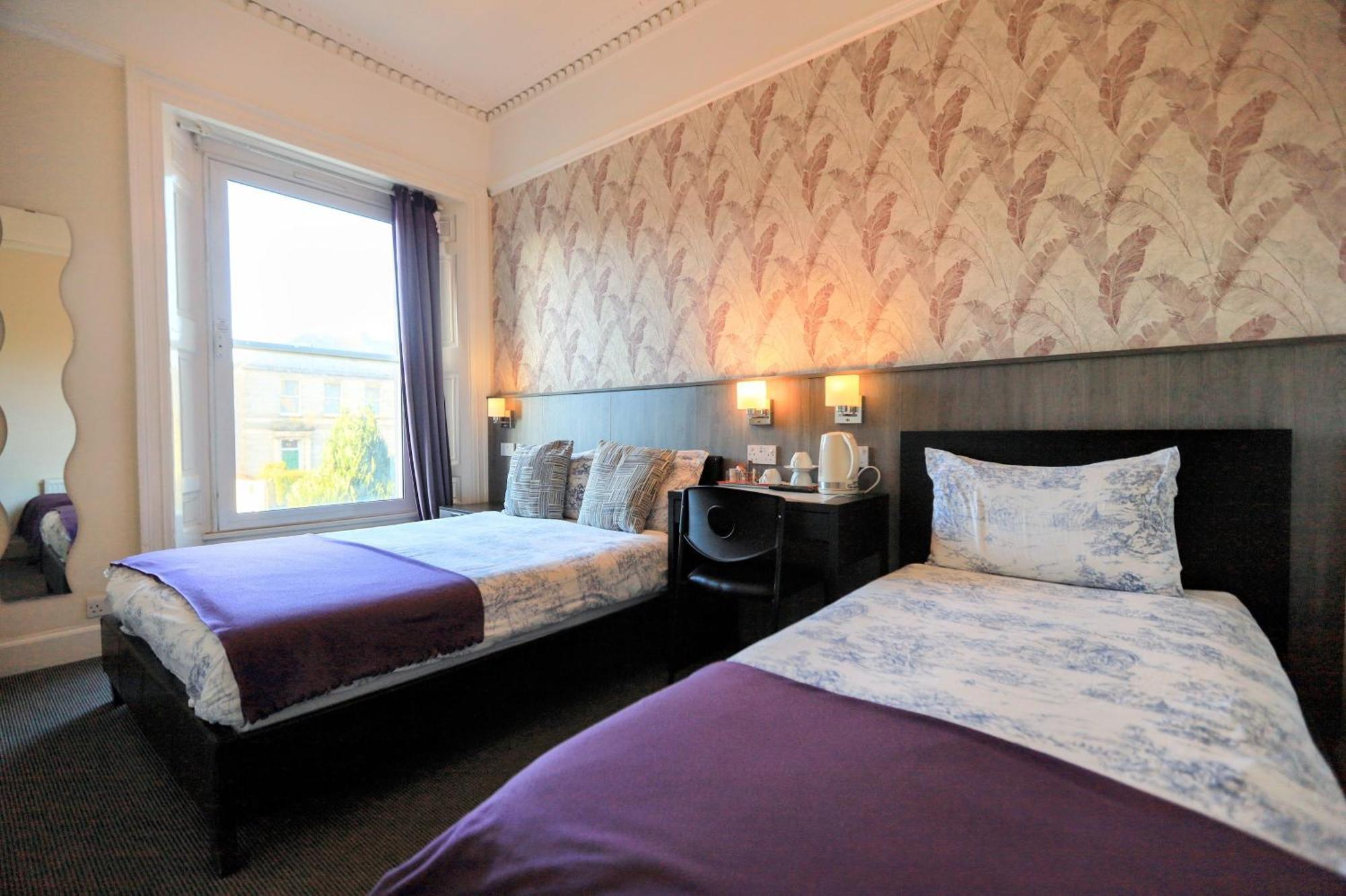 Edinburgh Holiday Guest House 3*