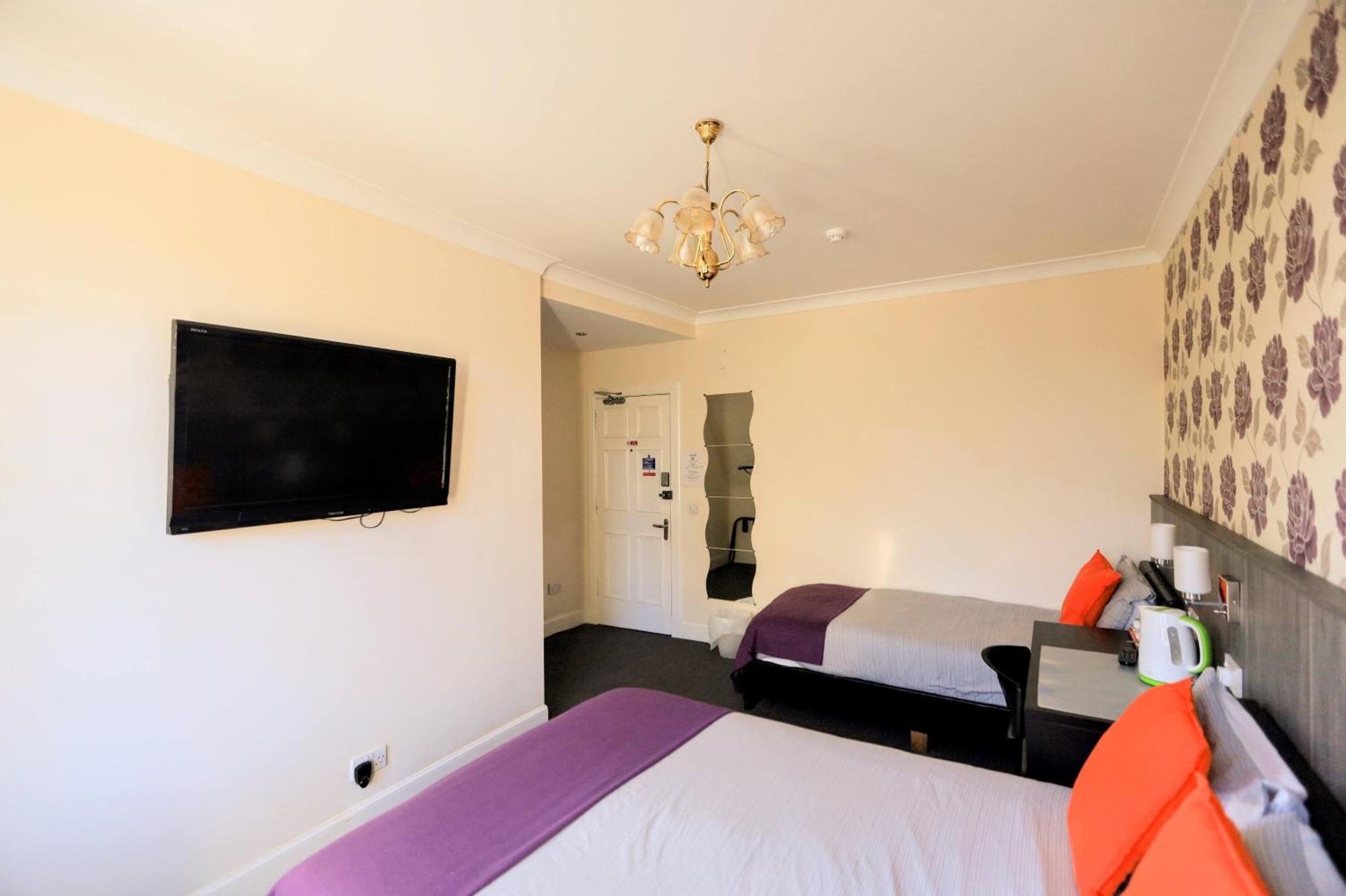 Edinburgh Holiday Guest House Bed & Breakfast EDI
