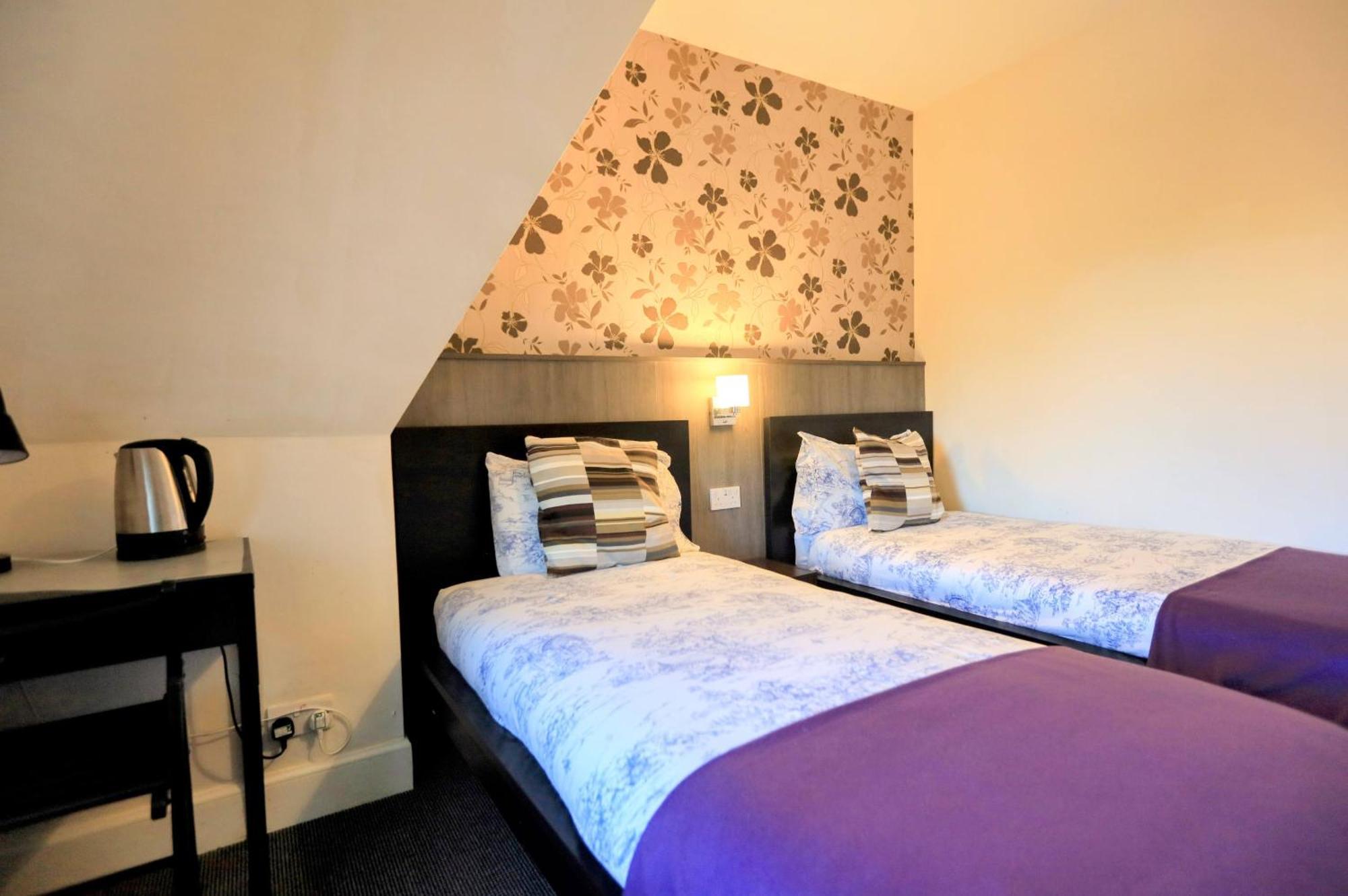 Edinburgh Holiday Guest House Bed & Breakfast EDI