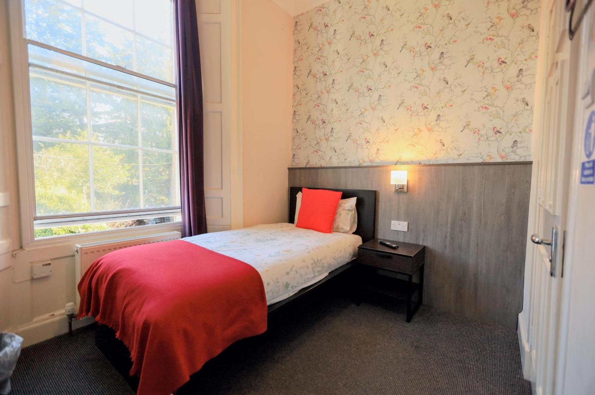 Edinburgh Holiday Guest House 3*