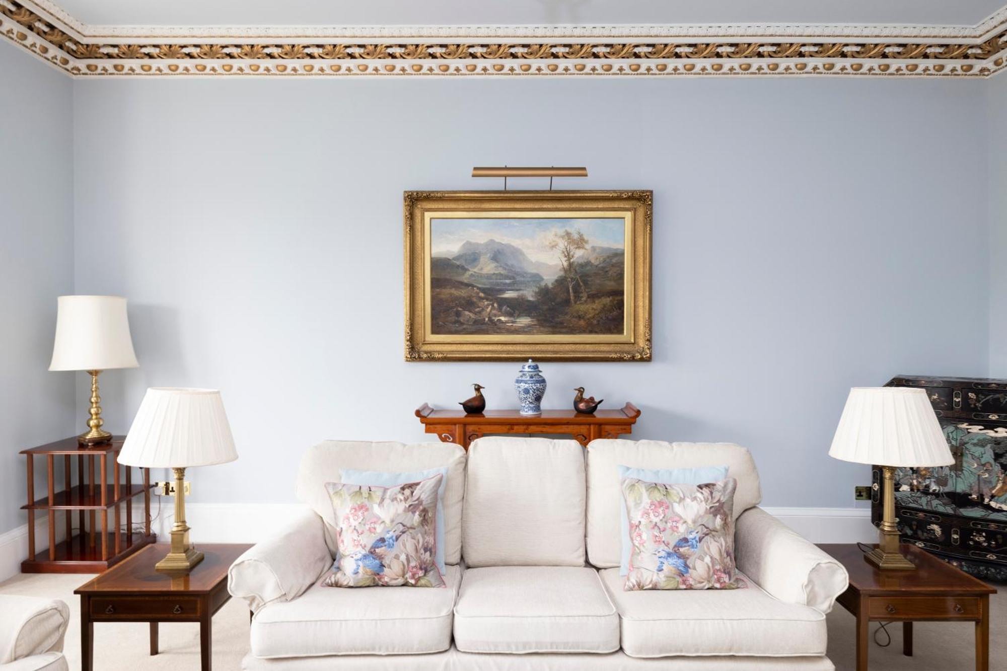 Deluxe 3-bedroom On Princes Street Overlooking Castle * EDI