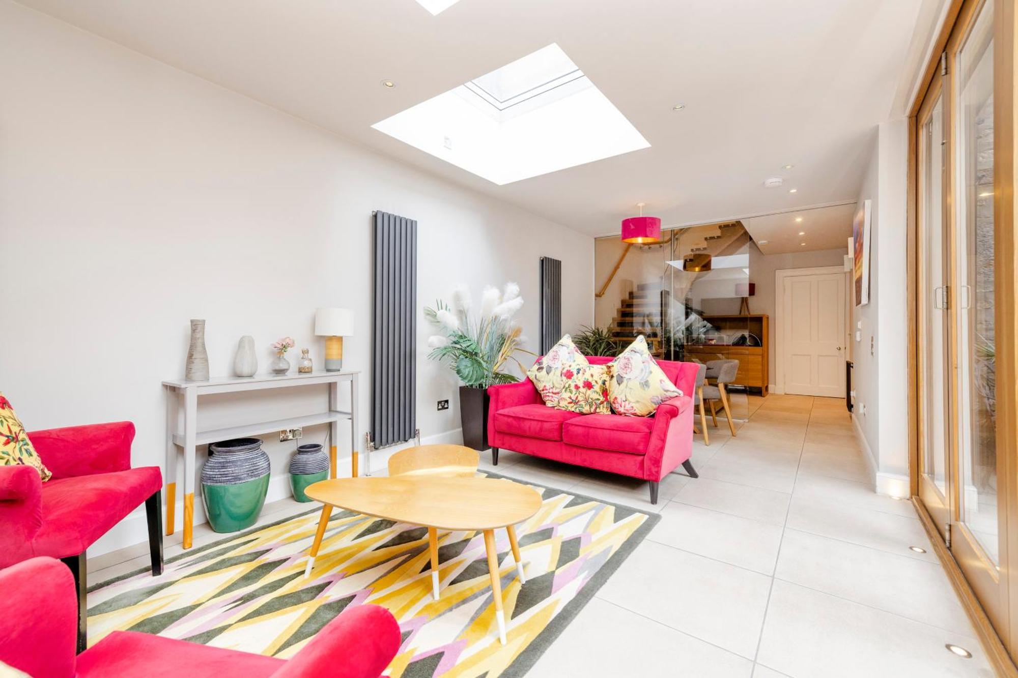 Joivy Ultra Luxe Near Princes Street Apartment *
