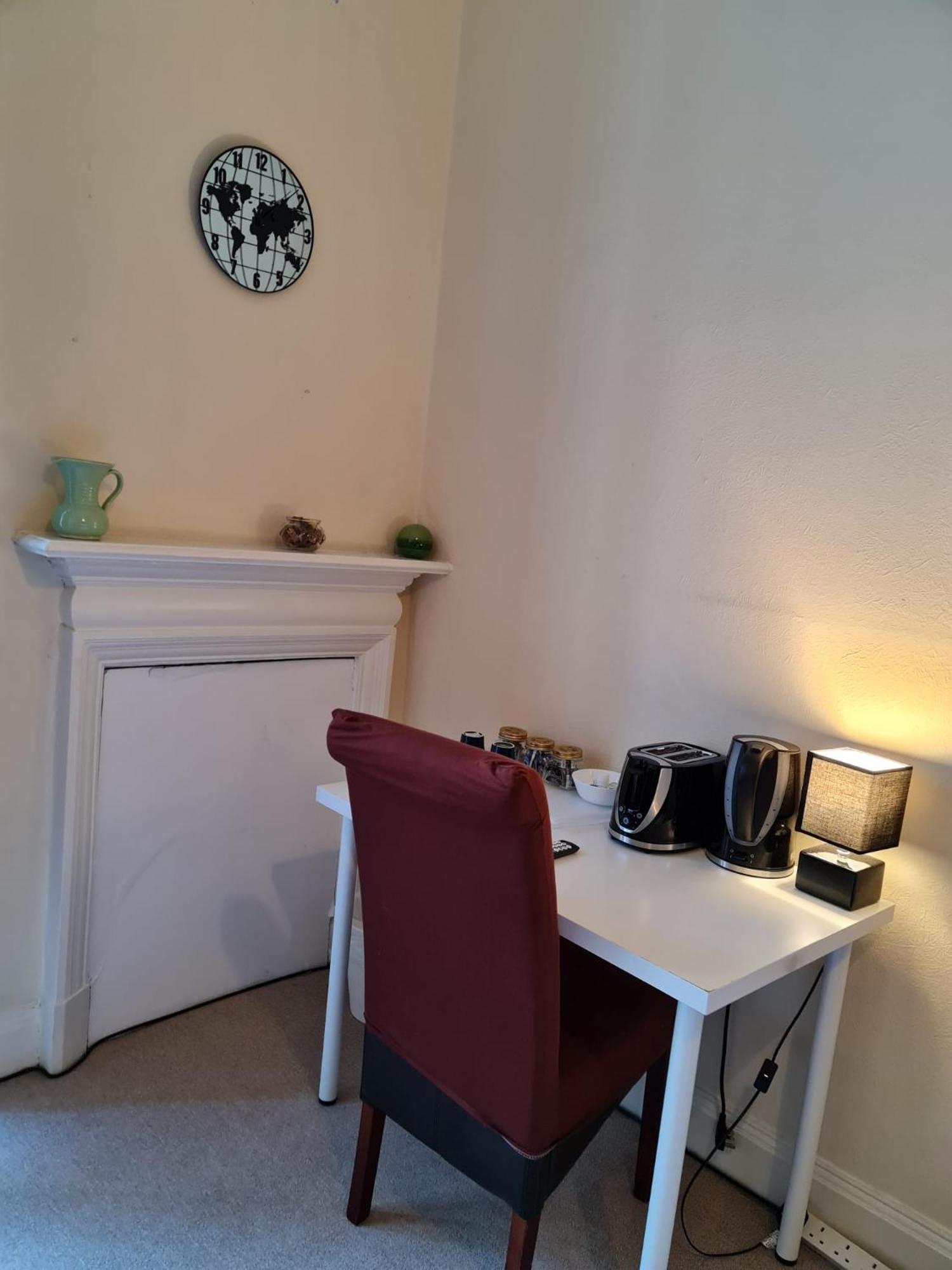 Haymarket Station Guest house *