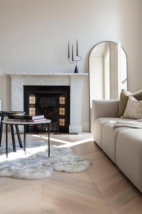 Stunning 3-bed Castle Views In Historic Apartment Edinburgh