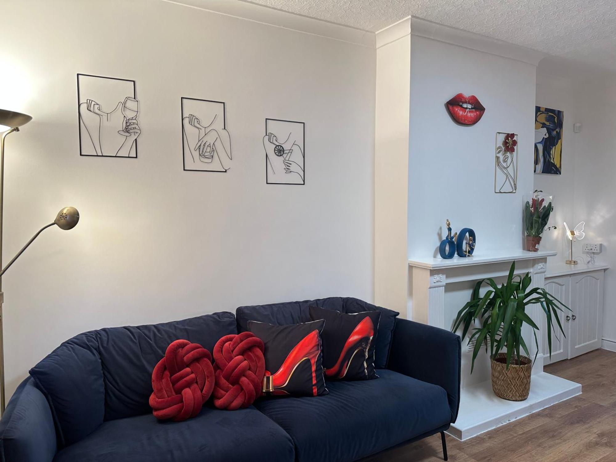Private Main Door Two Bedrooms Appartement