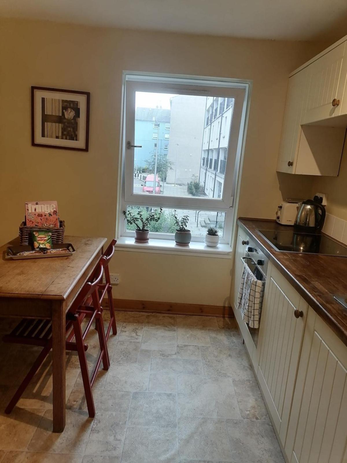 Feng Shui Flat For 4 *