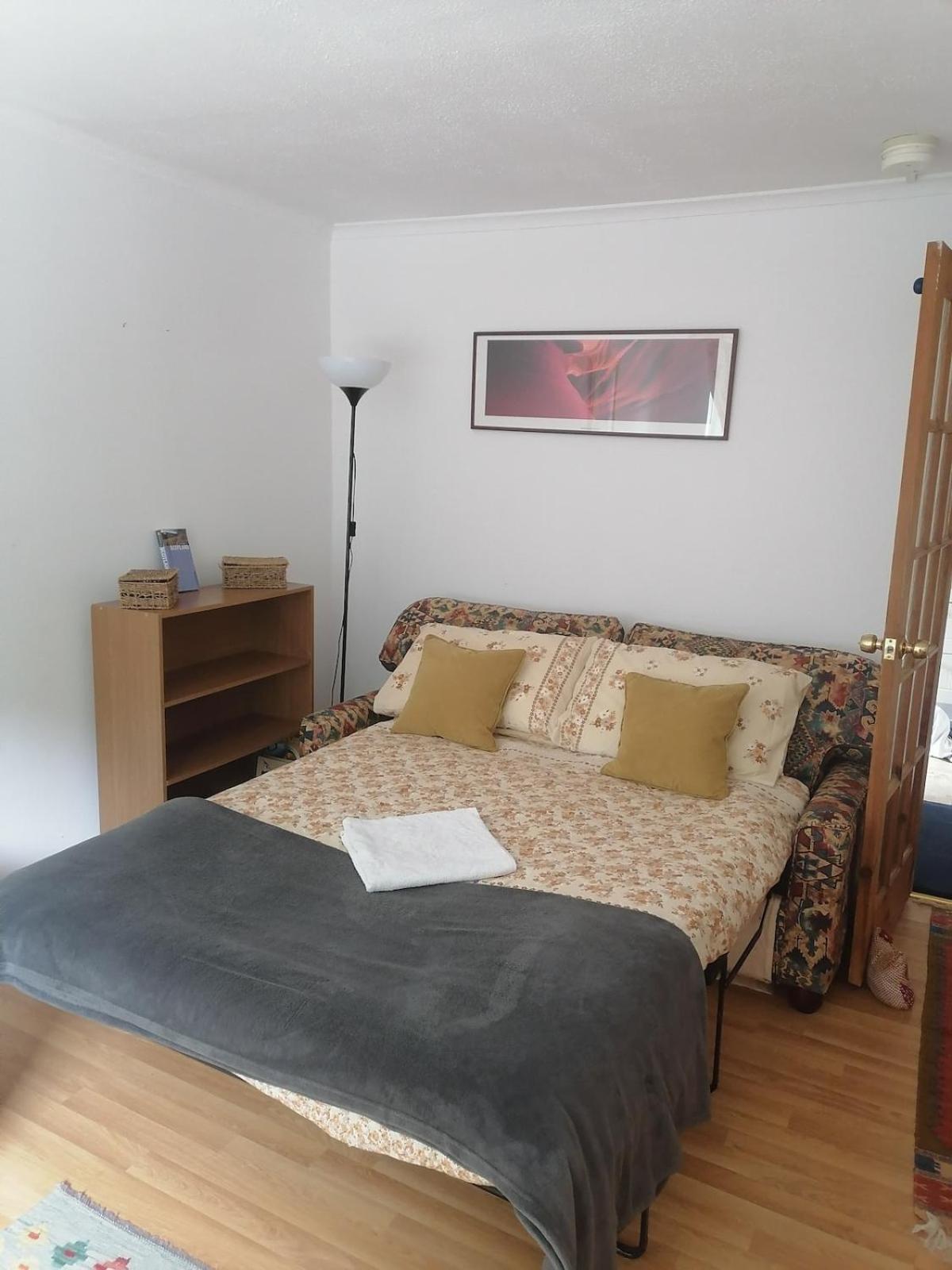 Feng Shui Flat For 4