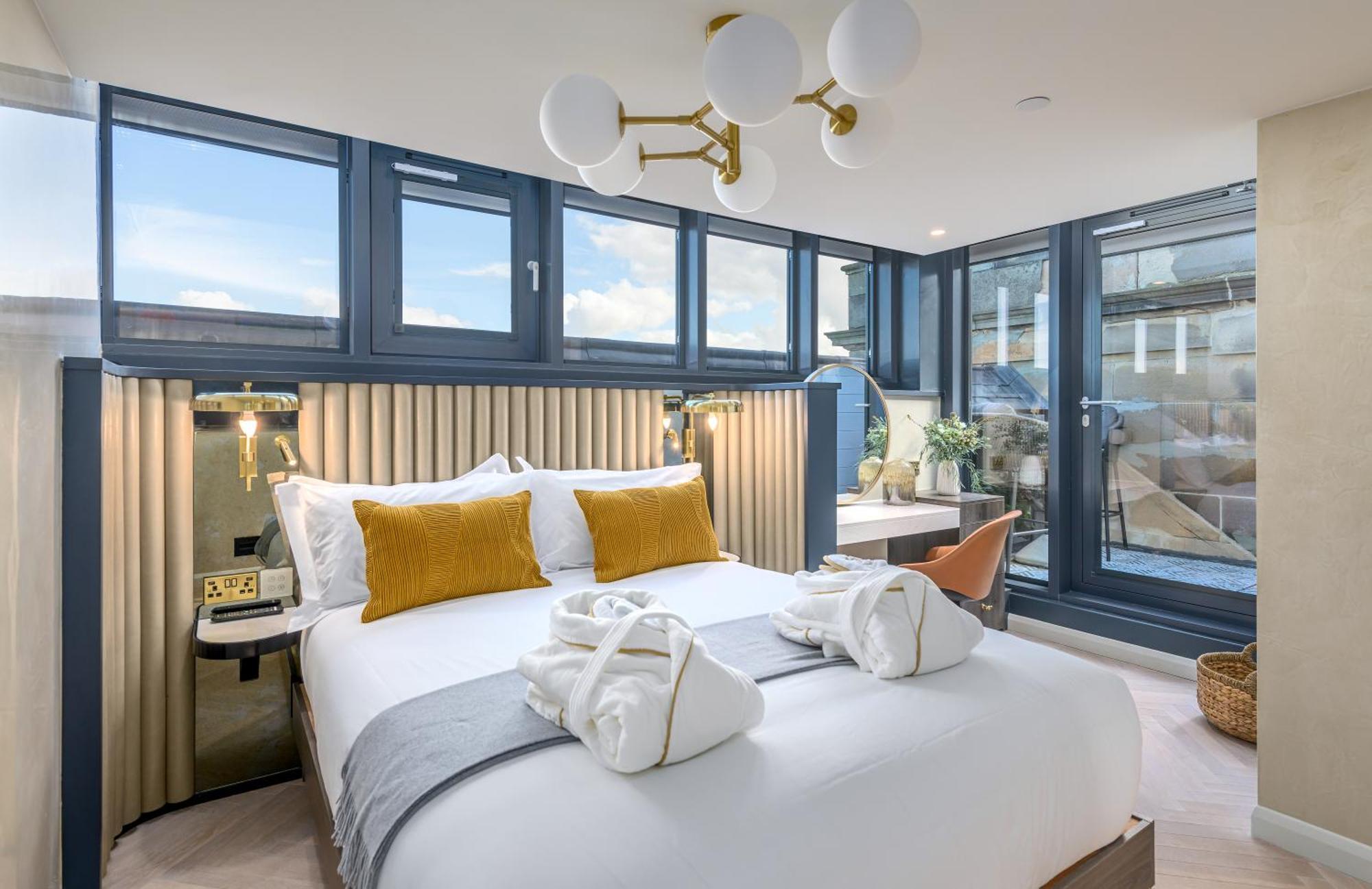 The Righ Penthouse