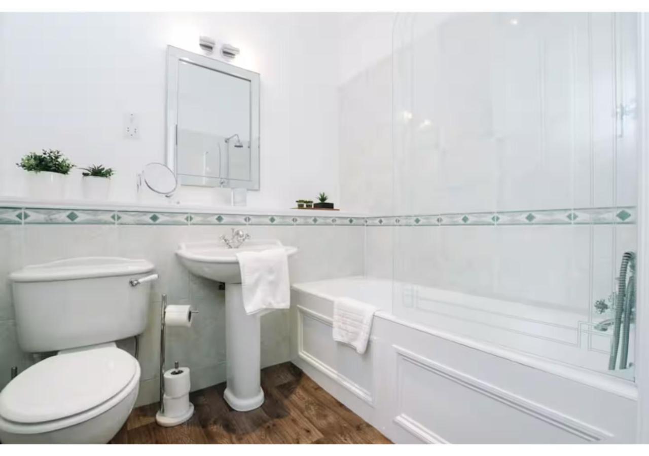 Joivy Palmerston Place - Luxury Centre With Private Parking Edinburgh