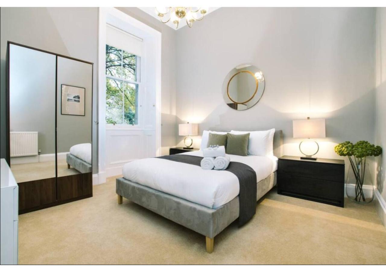 Joivy Palmerston Place - Luxury Centre With Private Parking Edinburgh