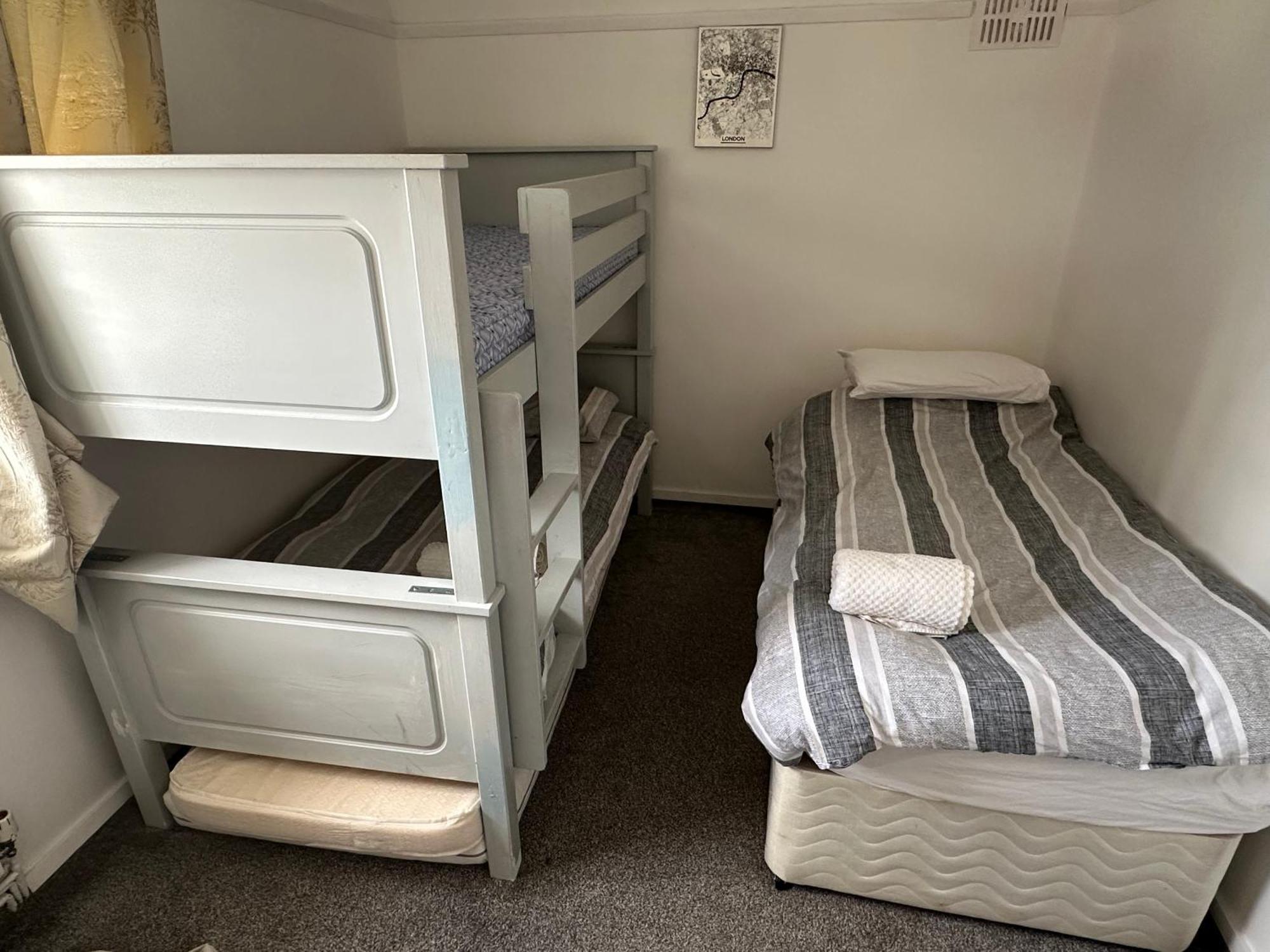 Dreghorn House - 10 Beds 2,5 Ba - Private Parking - Free Wifi