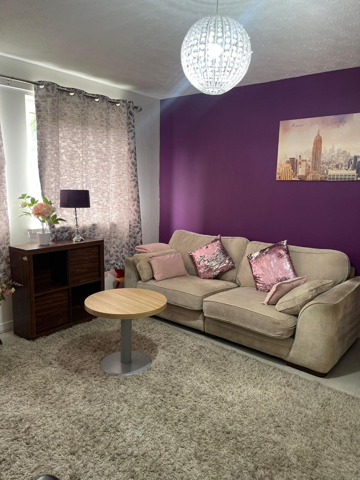 Chic 2 Bed With Free Parking- Recently Redecorated, 10 Minutes To Centre Apartment Edinburgh