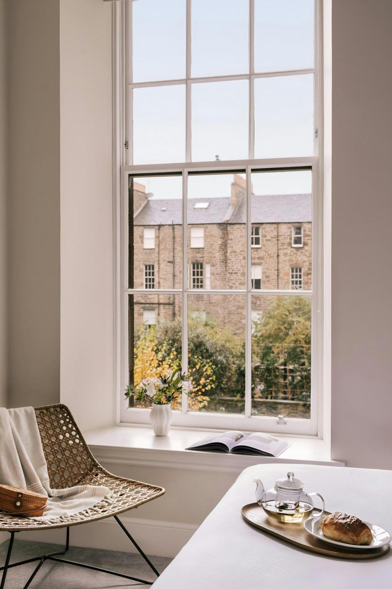 Sonder By Marriott Bonvoy Royal Garden New Town Edinburgh