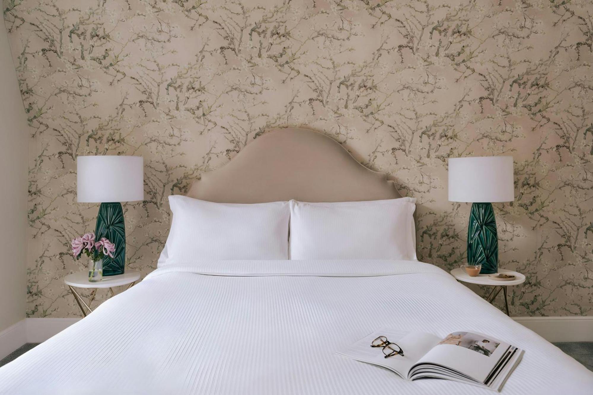 Sonder By Marriott Bonvoy Royal Garden New Town Aparthotel