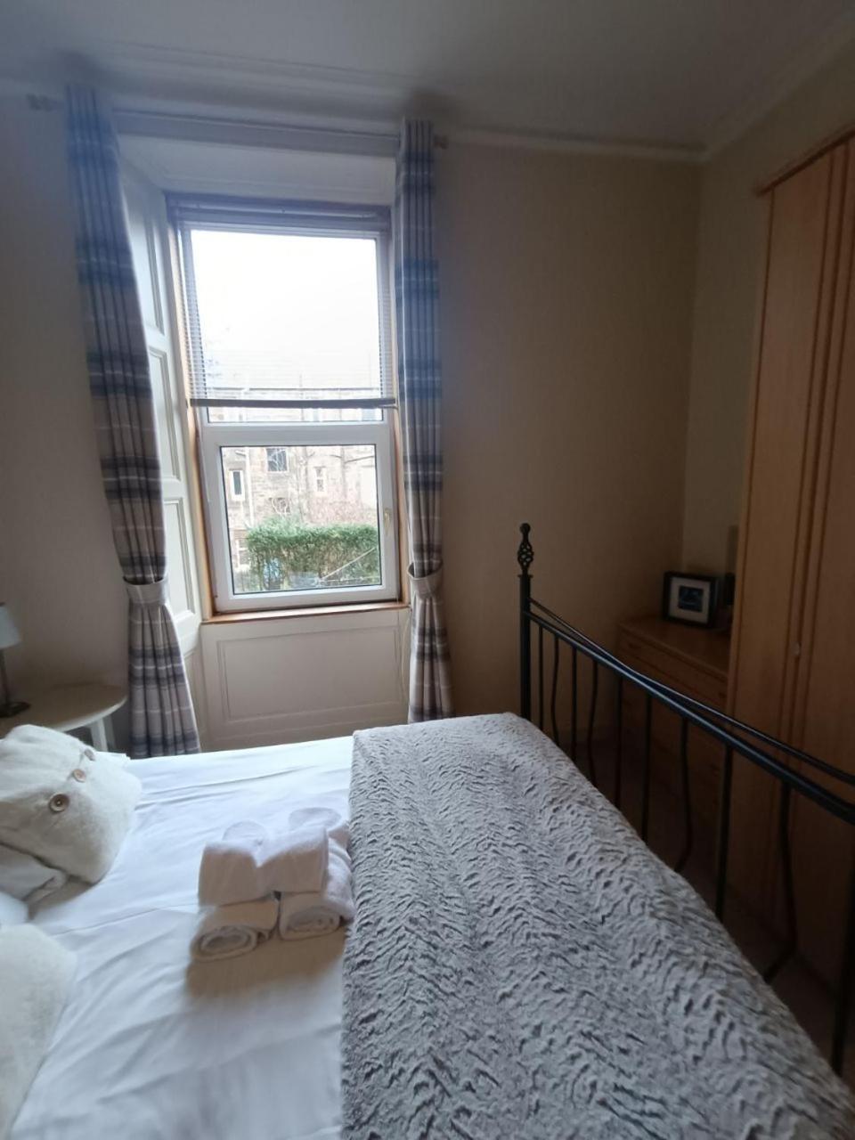 Cosy And Modern In * Edinburgh