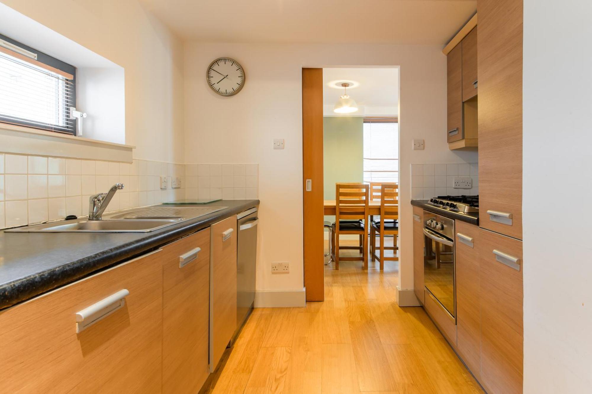 Modern Flat In The Middle Of Old Town Apartment *