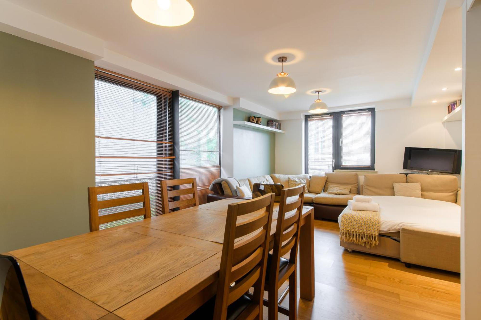 Modern Flat In The Middle Of Old Town Apartment Edinburgh