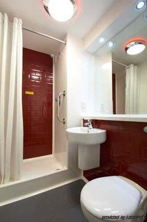 Hotel Travelodge Central 3*