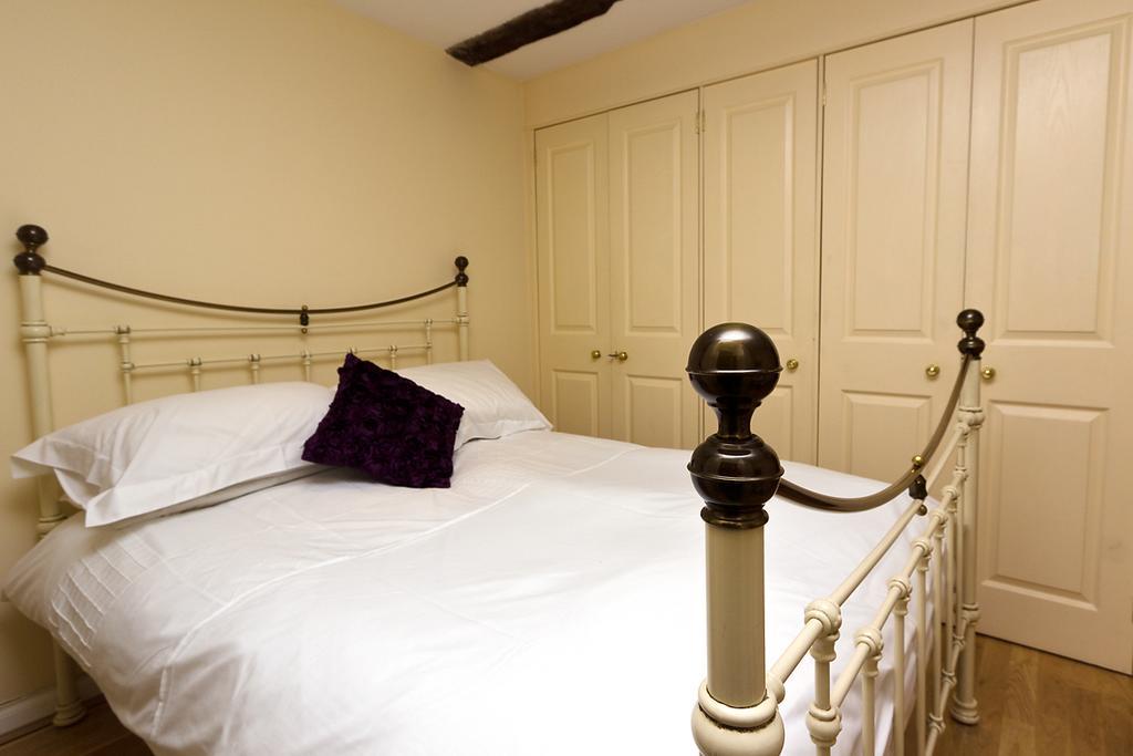 Greenside Apartment