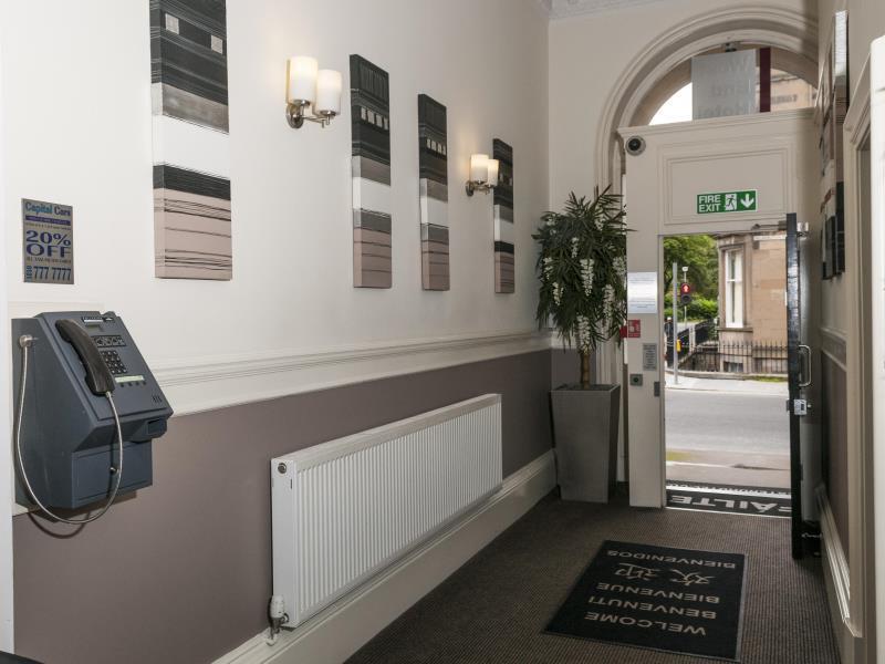Hostel West End *