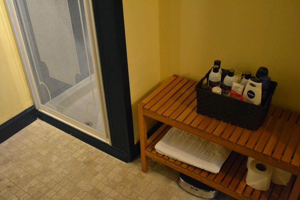 Dene Guest House, New Town 3*