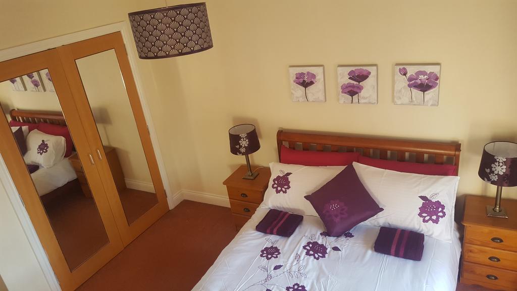 Penthouse Apartment Sleeps 11 * Edinburgh