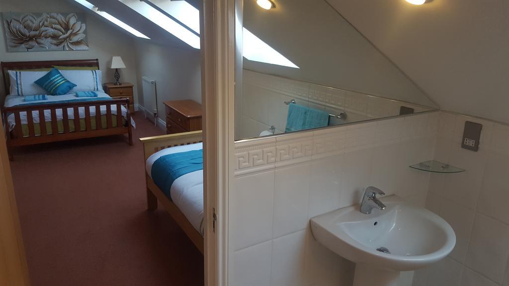 Penthouse Apartment Sleeps 11 * Edinburgh