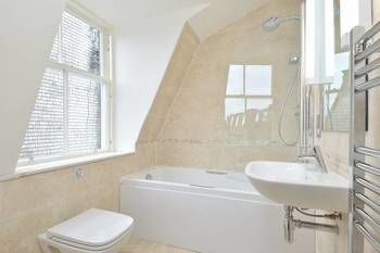 Destiny Scotland - St Andrew Square Apartment