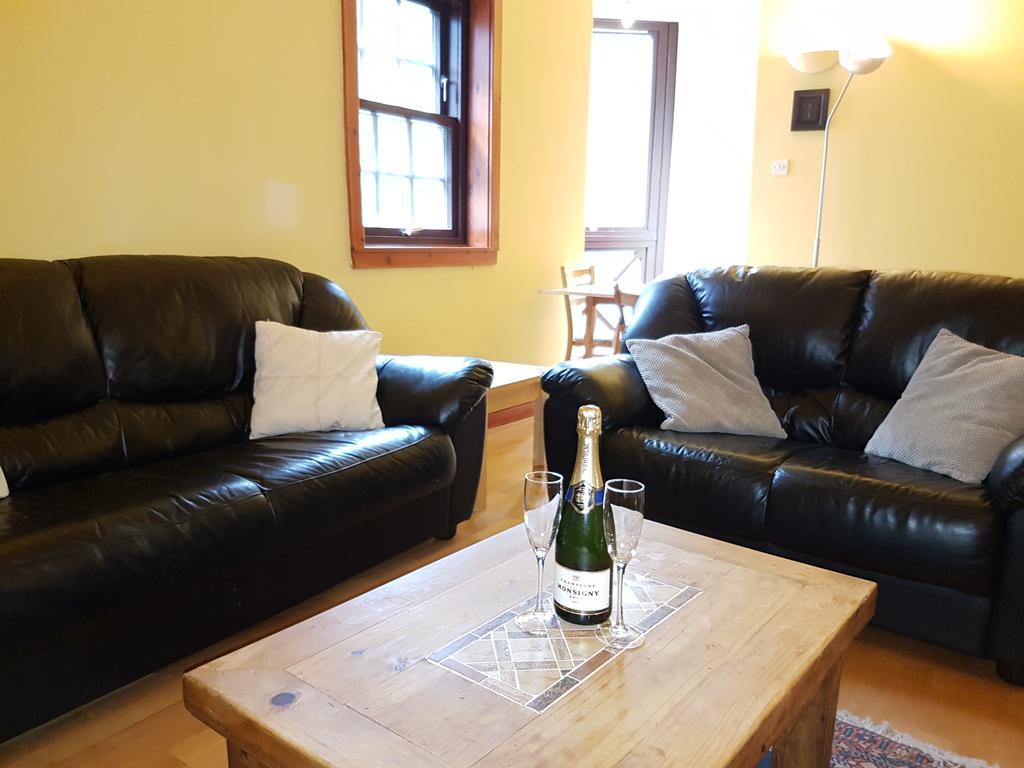 Dean Village - Lovely 2 Bed In Picturesque Dean Village With Balcony And Private Parking *