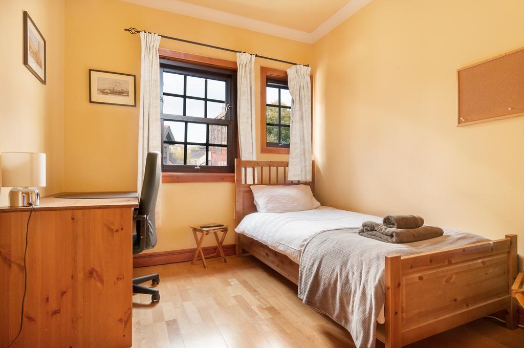 Dean Village - Lovely 2 Bed In Picturesque Dean Village With Balcony And Private Parking * Edinburgh