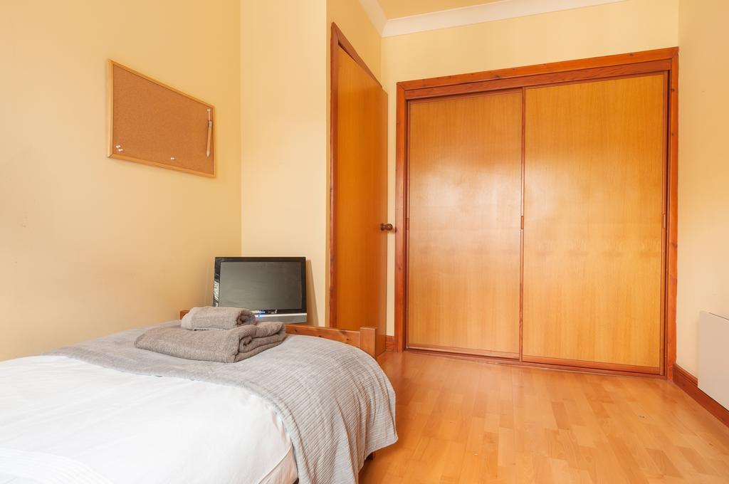 Dean Village - Lovely 2 Bed In Picturesque Dean Village With Balcony And Private Parking Apartment