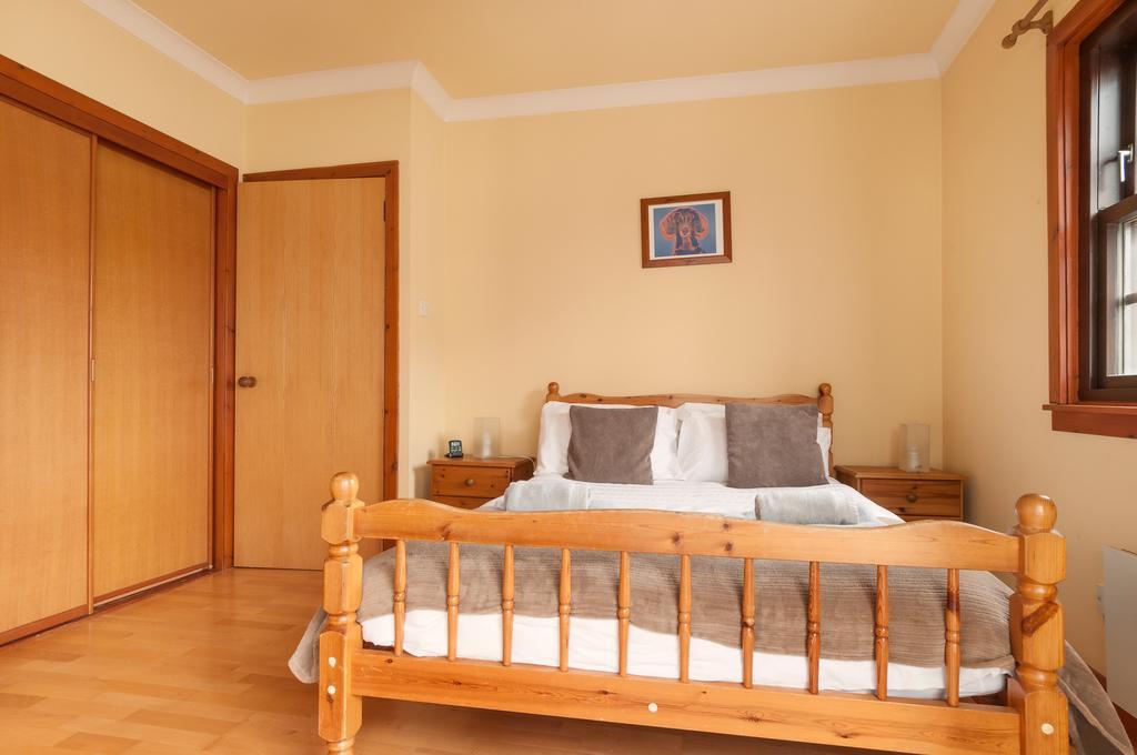 Dean Village - Lovely 2 Bed In Picturesque Dean Village With Balcony And Private Parking *