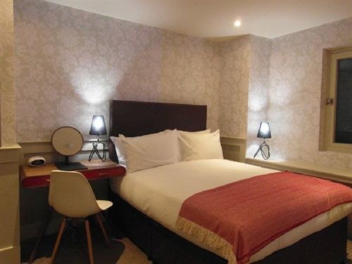 Hotel Grove House 3*