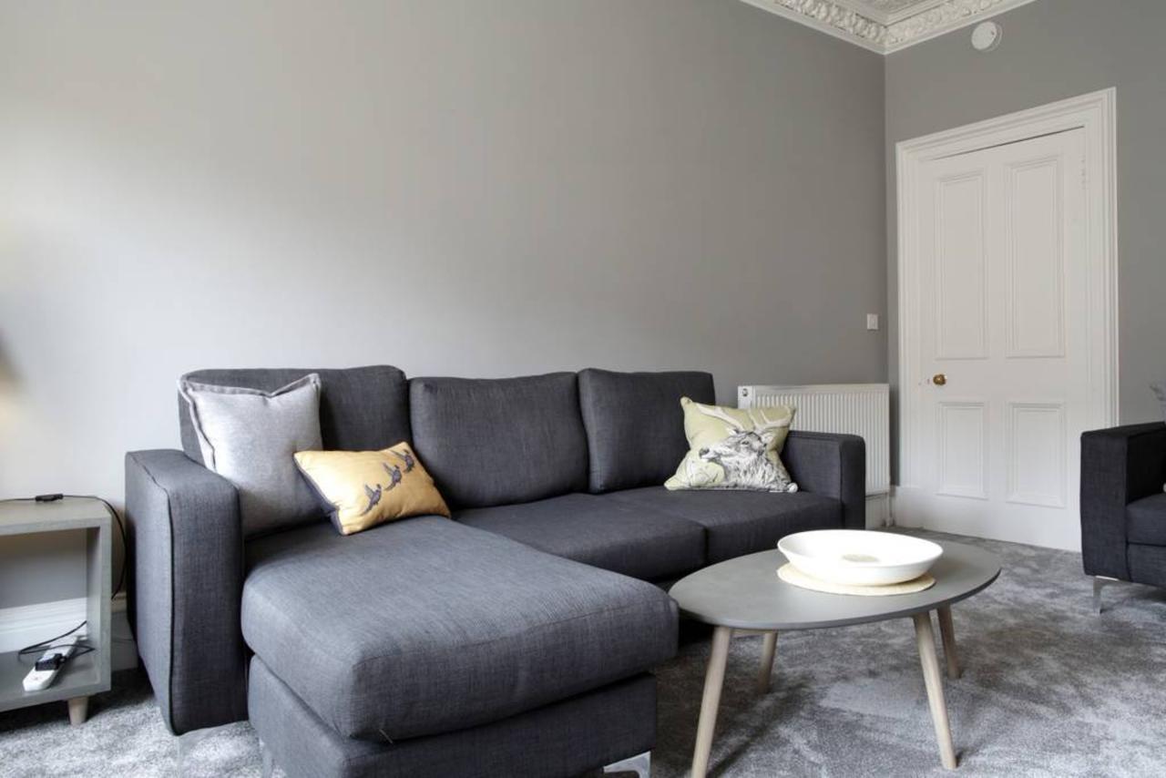 Stylish 2 Bedroom Bruntsfield In Edinburgh